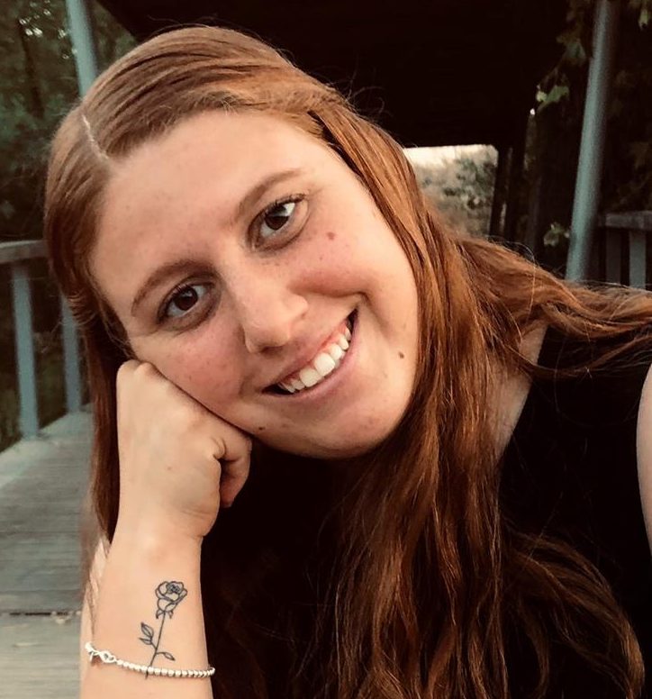 בוגרת חינוך וחברה